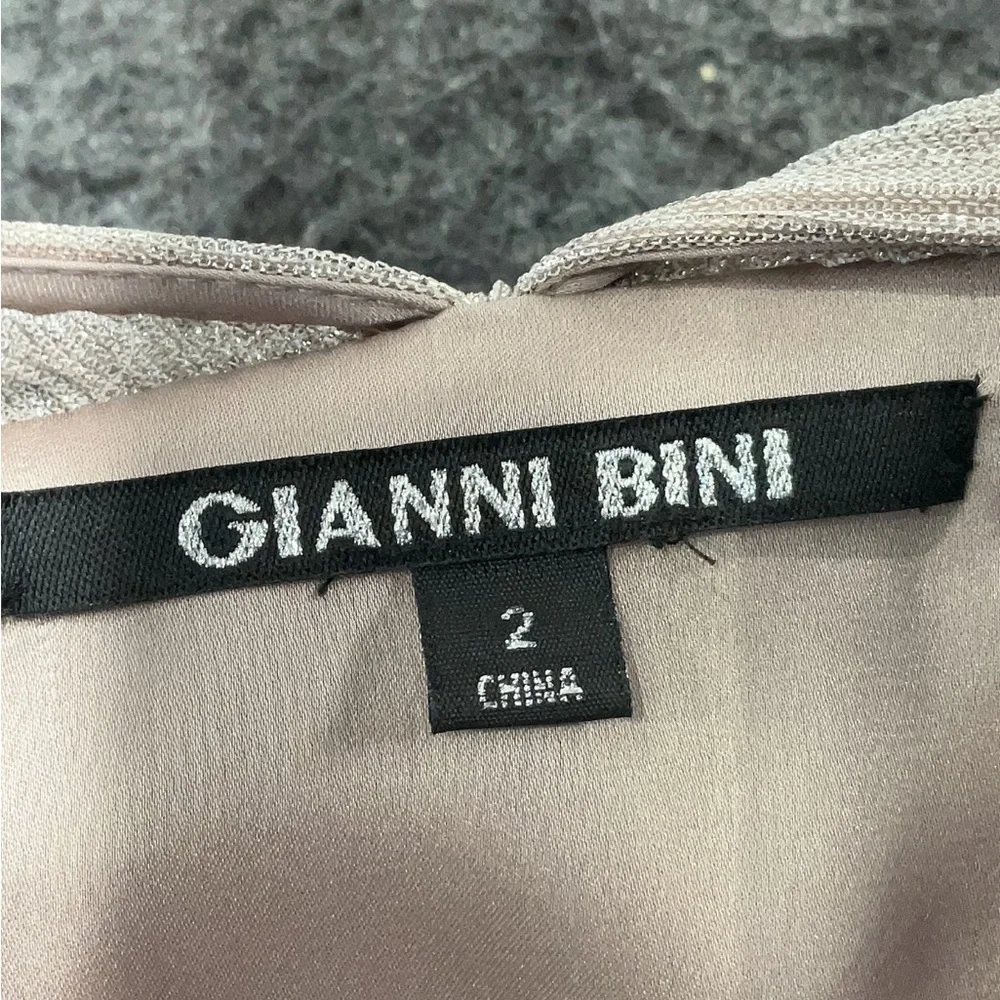 Gianni Bini Cream Silver‎ Flutter Sleeve Mini Dress